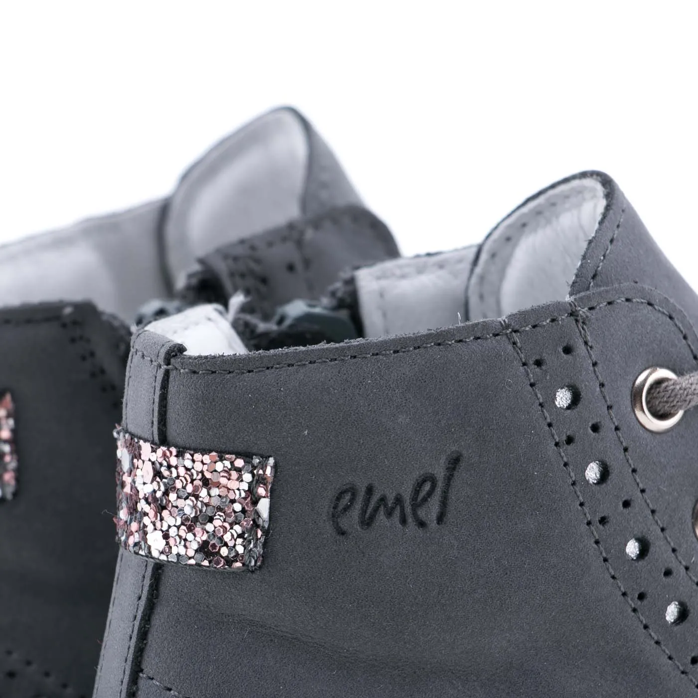 (2148E-4) Emel shoes