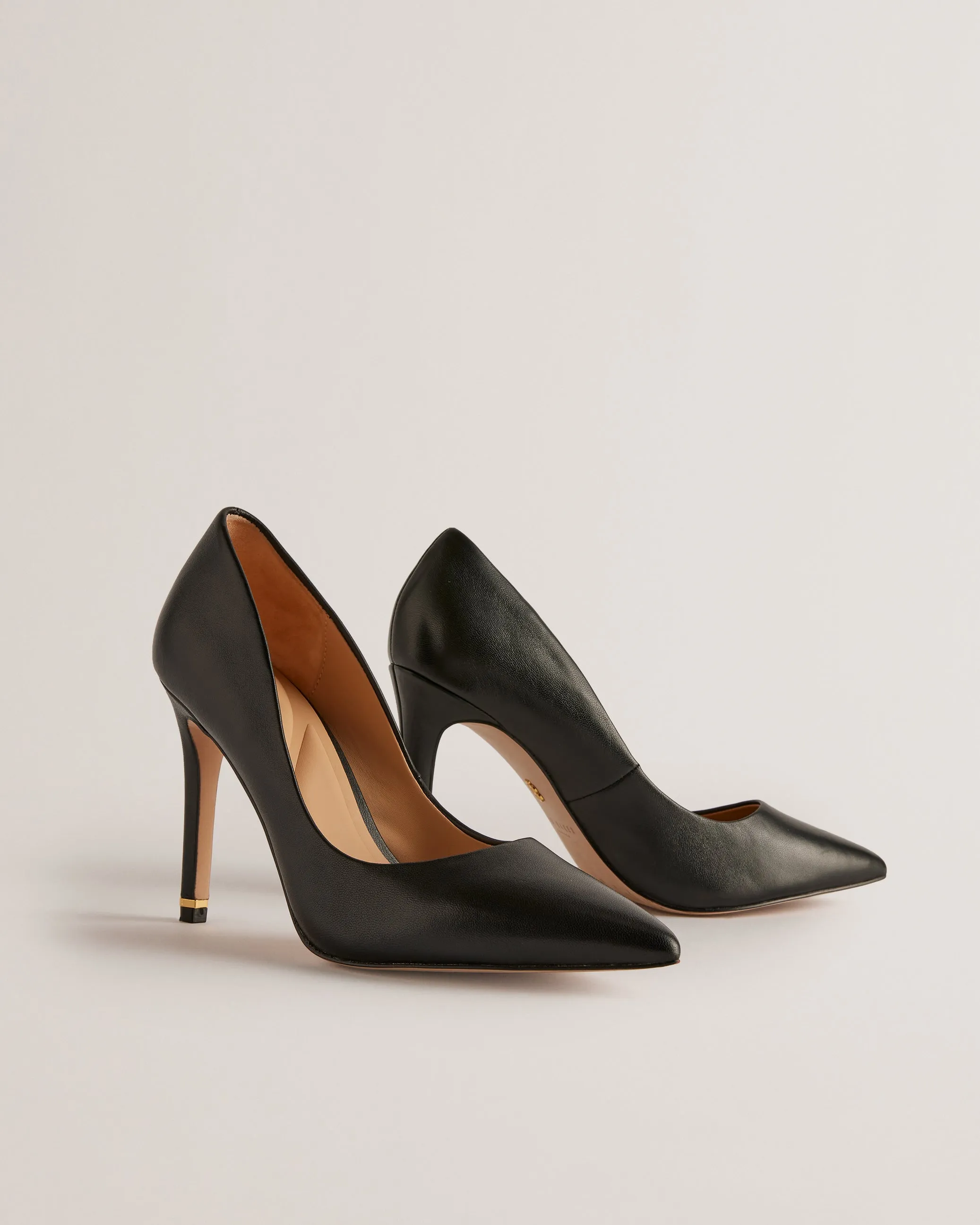 Caaraa High-Heeled Pump With River Of Gold Heel Black