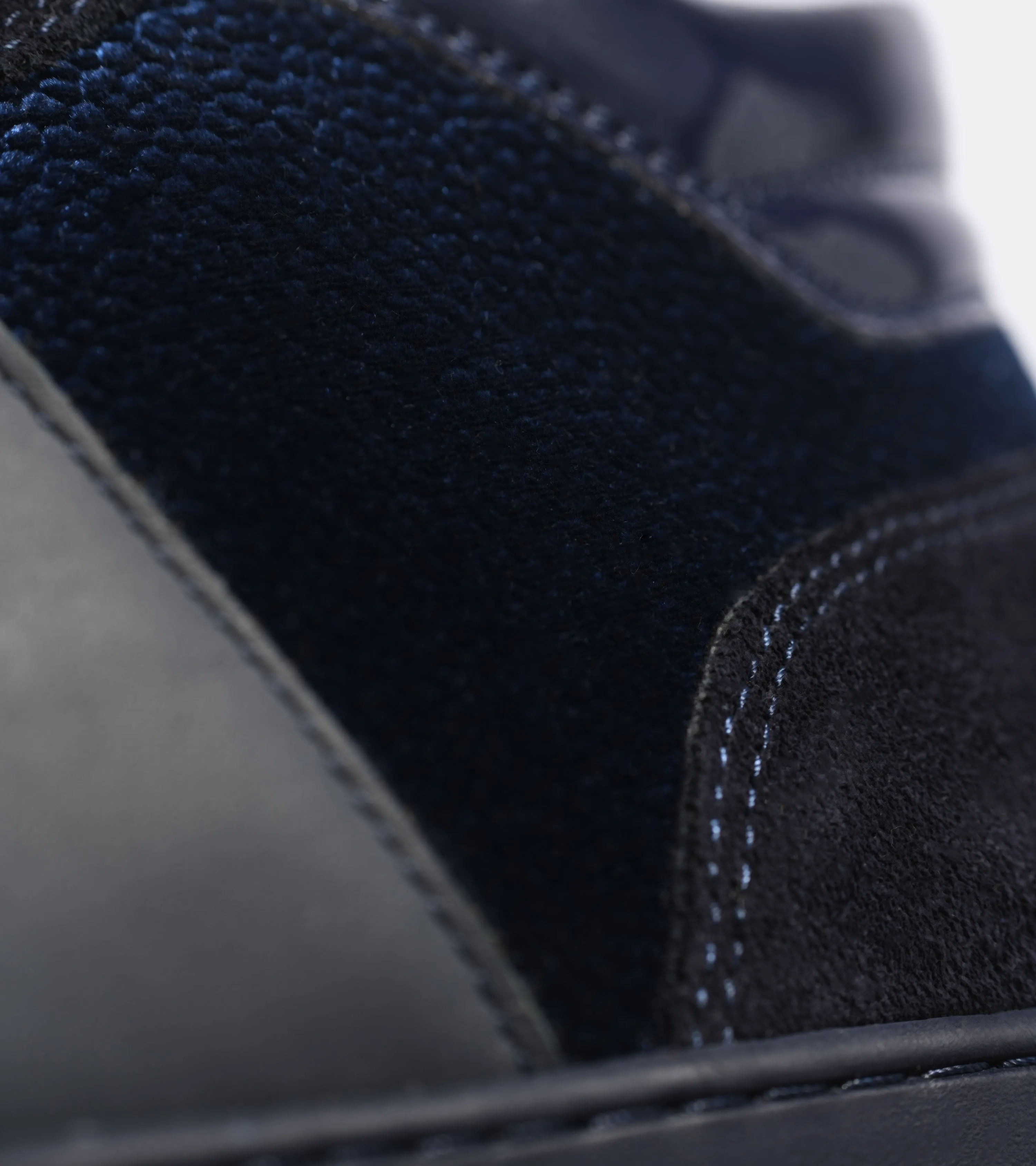 Propulsion Mid | Dark Navy Stingray Emboss Velvet AHP211-51